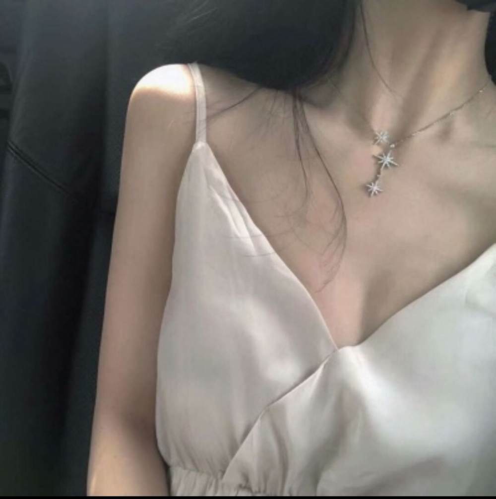 秀秀锁骨图片1