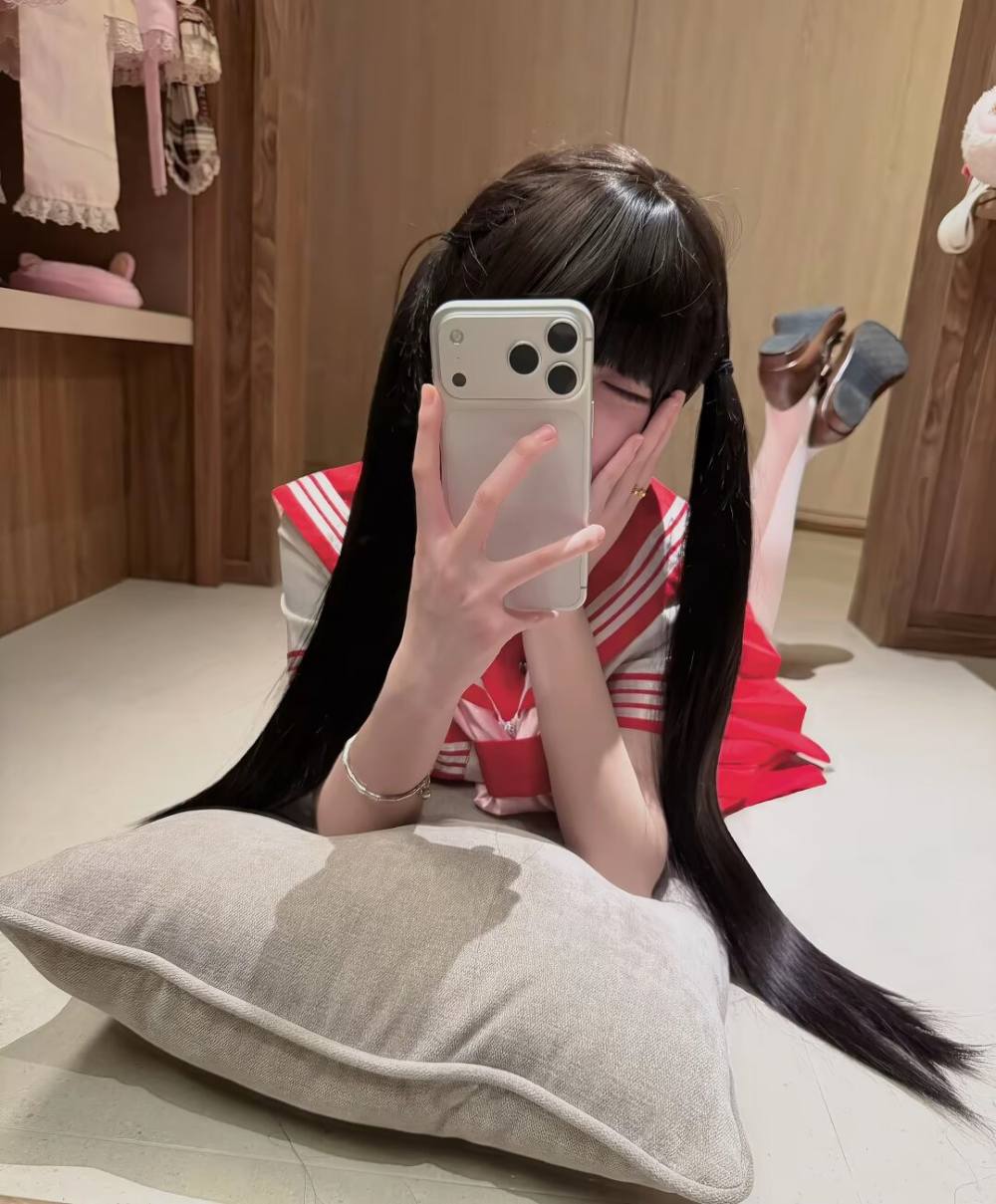 我草莓招了_发布的第1张图片