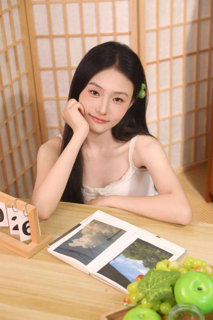 努力赚钱💰💰💰（女陪接娱乐排位代打）发布的第2张图片