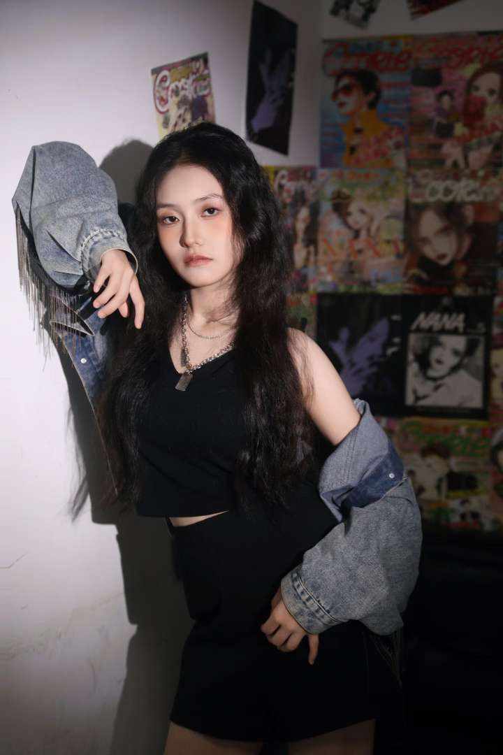 努力赚钱💰💰💰（女陪接娱乐排位代打）发布的第9张图片