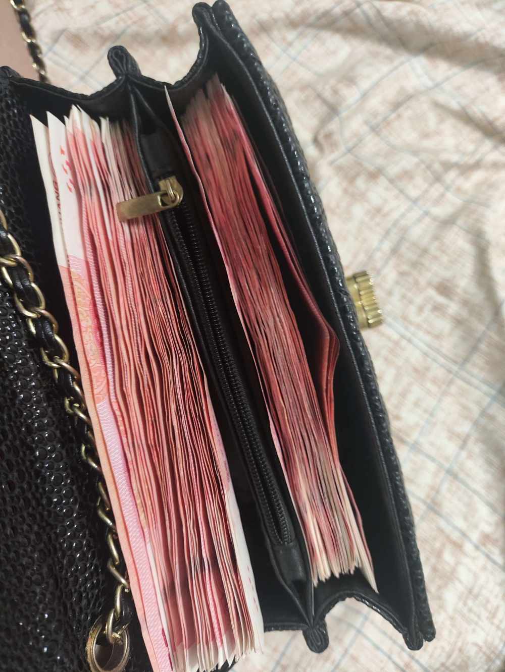 禁果发布的第1张图片