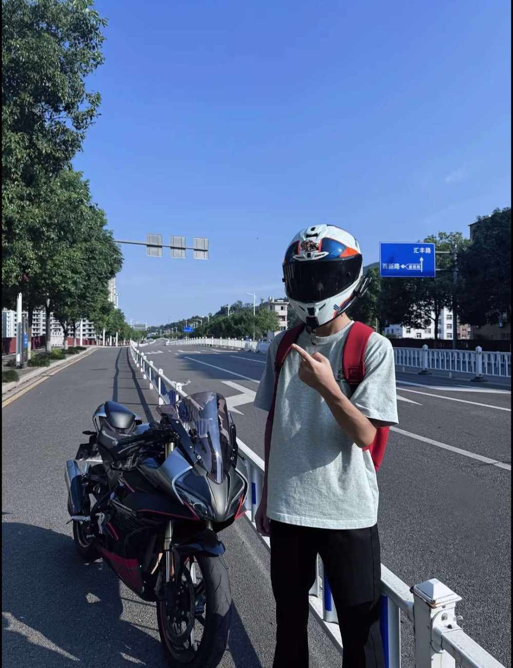小黑棍发布的第1张图片