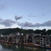 三年的风头像