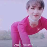 不诉的小🐶；蜡笔小七的🐶头像