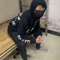 不诉的小🐶；蜡笔小七的🐶头像