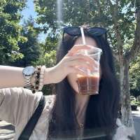 上镜骨相淡妆头像